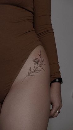 Pelvic Tattoos, Female Tattoo Ideas, Flower Hip Tattoos, Side Hip Tattoos, Upper Thigh Tattoos, Tattoo Design Tattoo, Hip Thigh Tattoos, Men Tattoo, Hip Tattoos Women