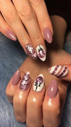 Length Nails, Holiday Nails Winter, Holiday Nails Christmas, Christmas Nails Easy, Cute Christmas Nails, Christmas Gel Nails, Nails Medium, Christmas Nails Acrylic