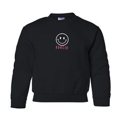 Your little one will LOVE this cute smiley crewneck! “Nice Threads” The Highest Quality Embroidery🧵 Make it Yours™ Smiley Face Embroidered Sweatshirt, White Crew Neck Top With Smiley Face, Trendy Crew Neck T-shirt With Smiley Face, Cotton Smiley Face T-shirt With Crew Neck, Black Smiley Face Crew Neck T-shirt, Long Sleeve Baseball Tee, Lilly Inspired, Matching Sets Outfit, Shorts Sweatpants