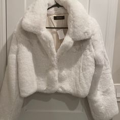 Nwt Akita Snow White Cropped Faux Fur Jacket. Soft And Cozy One Front Closure Winter Jackets Women Short, Short Fake Fur Jacket, Puffy White Jacket, White Fuzzy Jacket, White Fluffy Coat Outfit, Fitted Winter White Outerwear With Faux Fur Lining, Cropped Jacket With Faux Fur Trim For Winter, White Faux Fur Trim Outerwear, White Outerwear With Faux Fur Trim For Fall