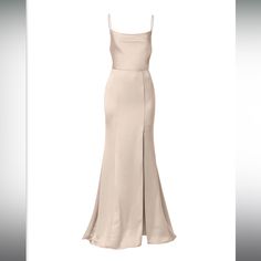 This Dress Was Stunning And Has Been Worn Once As Moh. It Is So Elegant And Timeless And If You’re An Upcoming Bridesmaid Save A Few And Rewear This One! Champagne Evening Gown, Amsale Bridesmaid Dresses, Amsale Bridesmaid, Amsale Dress, Wedding Dress Brands, Champagne Bridesmaid Dresses, Champagne Bridesmaid, Chloe Dress, Maxi Bridesmaid Dresses