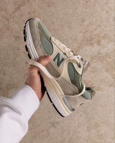 New Balance Outfit Men, New Balance Outfit, Shoes Outfit Fashion, Cute Sneakers, Hype Shoes, Aesthetic Shoes, Shoe Inspo, Swag Shoes, Men Fashion Casual Outfits