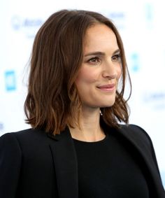 Natalie Portman Bob Haircut, Natalie Portman Short Hair, Bob Thinning Hair, Natalie Portman Hair, Versatile Haircut, Long Bob With Bangs, Long Bob Haircuts, Medium Long Hair