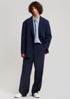 Beo Blazer - Blue Mens Modern Outfits, Loose Suits Men, Suit Inspo Mens, Baggy Suits Men, Oversized Suits Men, Navy Suit Outfit Men, Mens Outfits Blue, Modern Suits Men, Model In Suit