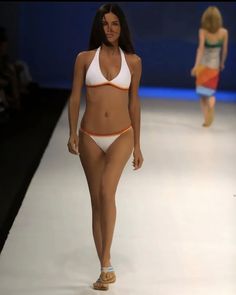 Adriana Lima Body 2000s, Adriana Lima Backstage, Adriana Lima Calvin Klein, Adriana Lima Working Out, Adriana Lima 90s Runway, Adriana Lima 13 Yrs Old, Adriana Lima Body Shape, Adriana Lima 90s Body, 90s Body Goals