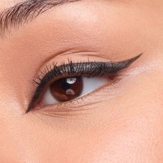 An eyeliner with an ultra-precise, pen-like tip for superior control and accuracy. Types Of Plums, Stila Cosmetics, Kajal Eyeliner, Liquid Liner, Long Lasting Makeup, Spa Services, Gel Eyeliner, Liquid Eyeliner, Beauty Brand