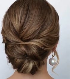 mother of the groom updo hairstyles Mother Of The Groom Hairstyles, Hairstyles Diy, Easy Updo, Wedding Hairstyles Medium Length, Wedding Hairstyles Tutorial, Updos For Medium Length Hair, Cream For Dry Skin