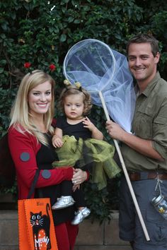 Insect Family Halloween Costumes, Bugs Family Costumes, Ladybug Halloween Costume Family, Ladybug And Bug Catcher Costume, Diy Bug Catcher Costume, Bee And Bee Catcher Costume, Family Bug Halloween Costumes, Bug Family Halloween Costumes, Insect Family Costumes