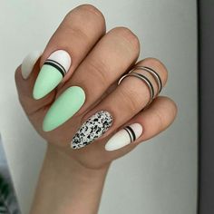 Маникюр дизайн | Маникюр идеи | Маникюр 2024 Nude Nail Designs, Beauty Nails Design, Cute Gel Nails, Crystal Nails, Dream Nails, Pretty Acrylic Nails, Chic Nails