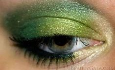 21 Inspiring St Patrick'S Day Makeup Looks 8 St Patricks Day Makeup, Green Explosion, Green Lips, Day Makeup Looks, Color Explosion, Event Makeup, St Patrick's Day Outfit, Work Tomorrow