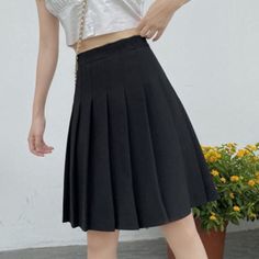 Skirts Korean Skirts, School Cosplay, Skirts Pleated, Empire Dresses, Plus Size Chic, High Waisted Pleated Skirt, Estilo Preppy, Pleated Skirts, Knee Length Skirt