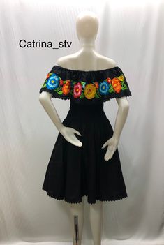 Beautiful 100% cotton machine embroidered blanket dress Mexican dress, black embroidered dress, off the shoulders dress, off-the-shoulder dress, the perfect dress for a Mexican party or any other event The dress is one size the elastic that comes with at the waist expands and adapts to people who are from size SM-M- L - XL Independence Photos, Blanket Dress, North Hills, Embroidered Blanket, Black Embroidered Dress, Mexican Dress, Mexican Party, Mexican Dresses, Handmade Dress