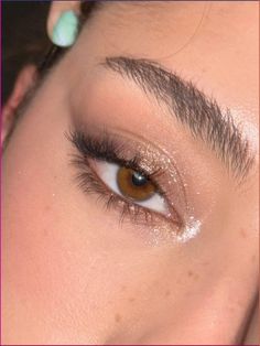 Glitter Eyeshadow Brown Eyes, Homecoming Makeup Hazel Eyes, Light Formal Makeup Brown Eyes, Silver And Brown Makeup, Glitter Makeup Brown Eyes, Light Eye Makeup For Brown Eyes, Ball Makeup Tutorial, Light Prom Makeup For Brown Eyes, Hoco Makeup Looks Natural Brown Eyes