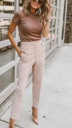 Summer Work Outfits Curvy, Work Outfits Frauen, White Outfits For Women, Summer Business Casual Outfits, Nude Outfits, Business Casual Summer