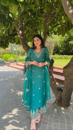 Western Kurti, Frock Designs For Women, Suits For Women Indian, Indian Dress Up, Kurti Styles, Diwali Outfits, Pani Puri