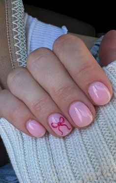 Incorporating Bow Nail Art into Your Summer Wedding Look Pink Simple Nail Art, Nail Designs For Bitten Nails, Short Nails Bow Design, Pink Short Nails With Design, Nail Art For Short Nails Summer, Pink Taylor Swift Nails, Gel Nail Designs On Natural Nails, Short Nail Art Designs Summer, Cute Really Short Nails