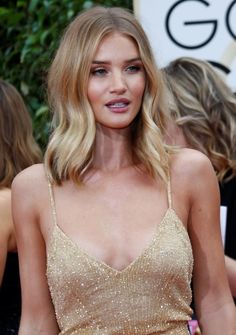 Rosie Huntington Whiteley Long Bob, Rosie Huntington Whiteley Hair Short, Rosie Huntington Whiteley Short Hair, Rosie Huntington Whiteley Hair Color, Rose Huntington Whiteley Hair, Rosie Huntington Hair, Warm Golden Blonde Hair, Rosie Huntington Whiteley Hair, Long Bob Hairstyles Blonde