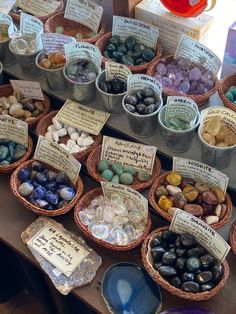 Pretty Crystals, Crystal Room, Crystal Vibes, Mode Hippie, Crystal Aesthetic, Pretty Rocks, Witch Aesthetic