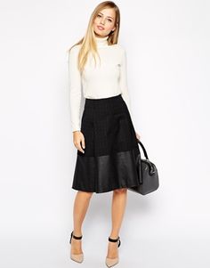 Ultimate work outfit. Karen Millen skirt paired with a white turtleneck and high heels. #workwear #outfit Skirt Styles, Karen Millen Dress, Calf Length Skirts, Leather Skirts, Blogger Outfits, Ootd Dress, Spring Couture, Business Style