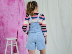 "AUNT GERTRUDE PRESENTS - vintage 90's blue denim overalls - brand: Joy - 5 pockets - materials: 100% cotton CONDITION (1-10 ❶❷❸❹❺❻❼❽❾ Great vintage condition. SIZE/MEASUREMENTS size from label: L bust: open waist: 34 inches (86 cm) hips: 45 inches (114 cm) The model is 5'9\" (174 cm), measures 35-27-38 (90-69-96 cm) and wears size M" Vintage Medium Wash Shortalls For Spring, Vintage Denim Shortalls For Summer, Retro Denim Shortalls For Summer, 90s Style Denim Jumpsuit With Pockets For Spring, 90s Style Denim Shortalls, Retro Spring Shortalls Overalls, Vintage High-waist Overalls For Spring, Vintage High-waist Spring Overalls, Retro Spring Shortalls