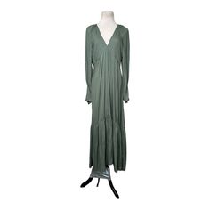 Banana Republic Green Long Sleeves V Neck Maxi Dress Size 10 New With Tags - Retails $169 Side Zipper - No Pockets Approx Measurements Armpit To Armpit 19.5" Waist Across 17" Hips Across 23" Length Front 51.5" Back 55" Sleeves 24.5" 046 056 Fall Daywear V-neck Maxi Dress, Fall V-neck Maxi Dress For Daywear, Green V-neck Viscose Maxi Dress, Green Viscose V-neck Maxi Dress, Viscose V-neck Maxi Dress For Day Out, V-neck Viscose Maxi Dress For Day Out, Green Maxi Dress For Fall Brunch, Green Flowy Maxi Dress For Fall, Flowy Green Rayon Maxi Dress