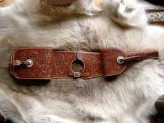 Pommel bag and holster Custom Belts, Horn Bag, Cowboy Crafts, Leather Working Projects, Holster Bag, Cowboy Gear, Shooting Accessories, Work Art, Custom Belt