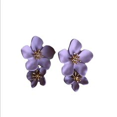 Beautiful Vibrant Lavender With Gold Toned Accents. Drop Style. Pierced Earrings. Nwt Unique Looking Earrings! Elegant Purple Flower Earrings For Party, Purple Flower Earrings For Party, Floral Earrings, Earrings Color, Pierced Earrings, Purple Gold, Earings Piercings, Gold Tones, Lavender