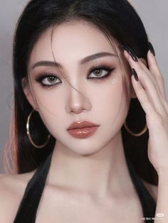 Lilith Aesthetic, Black Smokey Eye Makeup, Asian Makeup Tutorials, Smokey Eye Makeup Look, Gyaru Makeup, Face Charts, Make Up Tutorials, Black Smokey Eye, Korean Eye Makeup