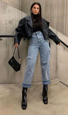 High Fashion Jeans Outfit, Winter Street Style 2023, Mode Edgy, Friendly Outfits, Fashion 23, Edgy Outfit, Week Outfits, Birthday Aesthetic, Soft Gamine