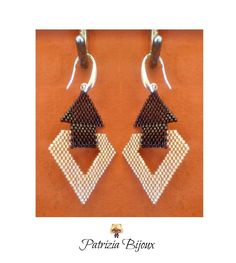 Pattern Peyote Brick Stitch Geometric Earrings - Delica Miyuki 11/0 - Pattern 1553 Earring cm 3,5 x 5,5 2 colors beading tutorials beading patterns bead tutorials bead patterns Patrizia Bijoux jewelry tutorials beading tutorial Beaded Earrings Patterns Tutorial, Brick Stitch Pattern Earring, Bead Tutorials, Brick Stitch Pattern, Beaded Jewelry Tutorials, Beaded Earrings Patterns, Beading Tutorial, Earring Tutorial, Diy Crafts Jewelry