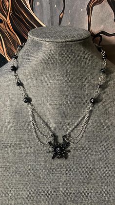 Spider themed necklace with glass beads, a little chain, and of course a spider charm. Spooky and cute vibes. Charlotte's Web, Denver Co, How To Make Beads, Chain Styles, Denver, Favorite Jewelry, Glass Beads, Beaded Necklace, Accessory Gift