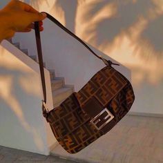 Louis Vuitton Handbags Crossbody, Designer Handbags Chanel, Designer Handbags Louis Vuitton, Top Designer Handbags, Sac Diy, Aesthetic Bags, Popular Handbags, Handbag Outfit