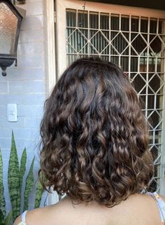 Pelo Ondulado Natural, Naturally Wavy Hair Cuts, Short Wavy Haircuts, Natural Curly Hair Cuts, Curly Hair Photos, Wavy Haircuts, Natural Wavy Hair, Haircuts For Wavy Hair, Wavy Curly Hair