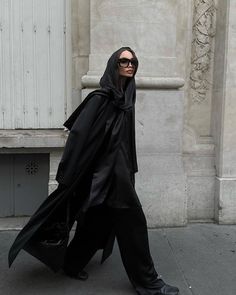 Black Casual Outfit, Goth Outfit Inspo, Stile Kylie Jenner, Cold Fashion, Oversized Fashion, Concept Clothing, Vibe Clothes, Fashion 2024, Mood Board Fashion