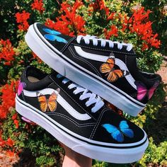 Vans Verdes, Butterfly Shoes