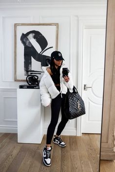 Jean Shorts With Jordans Outfit, Sporty Outfits For Winter, Black And White Jordans Outfit, Bbg Poses, Athleisure Workwear, Weekend Capsule Wardrobe, Mom Outfits Winter, Winter Sneakers Outfit