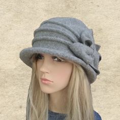 This felted wool hat is very warm. It's perfect to wear in fall/winter seasons. The hat is lightweight and easy to wear. It's well match with any outfits. One size fits most an average women's head Composition: 100% Wool Hand wash in cold water and lay flat to dry. Do not use a dryer! NOTE Actual color may slightly different depending on your monitor. Please contact us if you have any questions for the color. Womens Winter Hat, 1920s Hat, Womens Slouchy Beanie, Custom Made Hats, Felted Hat, Victorian Hats, Knitted Beret, Hat Wool, Womens Winter