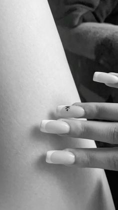 Nails W His Initial, Initals On Nails Simple, Initial K On Nails, Nails With An M Initial, K Initial On Nails, Nail With An Initial, Nails Design Initials, Name On Nails Ideas, Nails K Initial