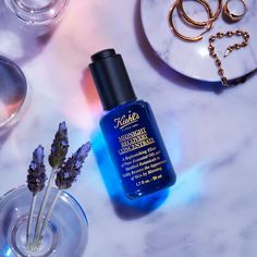 A nighttime facial oil that visibly restores the appearance of skin. Kiehl’s top-rated night facial oil is formulated with distilled botanicals including Lavender Essential Oil, Evening Primrose Oil and Squalane. In just one night, our top-rated facial oil helps replenish skin for visibly smoother, more radiant skin by morning. Midnight Recovery Concentrate, Moisturizing Face, Combo Skin, Primrose Oil, Anti Aging Facial, Evening Primrose Oil, Evening Primrose, Beauty Packaging, Facial Oil