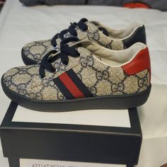 Gucci Ace Supreme Kids Sneakers Navy Blue Size 25 Logo Trainers I'm Excellent Condition Worn Once 25 Logo, Shoes Gucci, Gucci Shoes, Kids Sneakers, Kids Shoes, Kids Shop, Color Blue, Navy Blue, Gucci