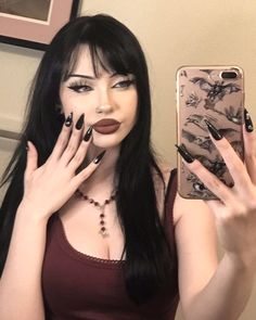 Soft Goth, Latina Makeup, Casual Makeup, Goth Hair, Mode Turban, Hair Cut Ideas