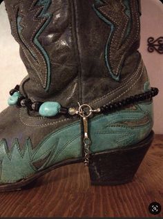 Make Jewelry To Sell, Easy To Make Jewelry, Jewelry To Sell, Worn Boots, Cc Shoes, Boot Covers