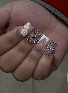 Short Acrylics With Rhinestones, Short Acrylic Nails With Rhinestones Simple, Short Nails With Gems, Short Bling Nails, Short Nail Inspo, Cute Short Nails, Simple Acrylic Nails