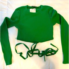 Beautiful Color. Cute Details. Ribbed. Perfect For Fall. Zara Fitted Green Crop Top, Green Zara Winter Tops, Zara Green Winter Tops, Zara Green Tops For Winter, Fitted Green Zara Tops, Zara Sweater, Crop Sweater, Cropped Sweater, Wrap Around