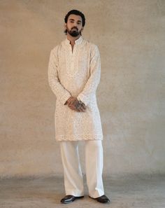 Men Kurta Outfit, Sufi Night Outfit For Men, Navratri Outfits For Men, Kurta Outfits For Men, White Kurta Pajama Men, Kurta Payjama For Men, Short Kurta Design, Kurta Pajama Men Wedding, Mens Wedding Wear Indian