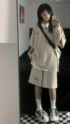 Acubi Fashion Tomboy, Tomboy Style Outfits Feminine, Korean Tomboy Style Outfit, Trendy Korean Outfits, Street Style Baggy, Cute Tomboy Outfits, Tomboy Outfit Ideas