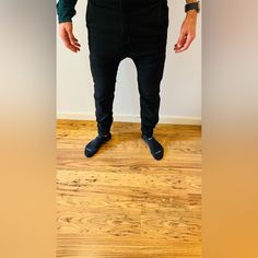 Men’s Cotton On Denim Stretch Joggers Solid Black With Moto Details On The Knee. Brand New Condition Without Tags. Black Stretch Cotton Cargo Jeans, Black Slim Fit Denim Bottoms, Black Stretch Straight Leg Cargo Jeans, Black Slim Fit Denim Pants, Black Relaxed Fit Tapered Leg Cargo Jeans, Black Tapered Leg Cargo Jeans, Urban Black Jeans With Tapered Leg, Black Urban Tapered Leg Jeans, Urban Black Tapered Jeans