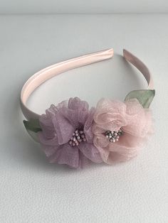 Beautiful satin covered headband designed with handcrafted organza flowers and leaves. Lbd Accessories, Diy Baby Bows Headbands, Flower Girl Hair Piece, Flower Hairpiece, Diy Baby Bows, Floral Hair Wreath, Flowers Headband, Fabric Flower Headbands, Diy Hair Accessories Ribbon