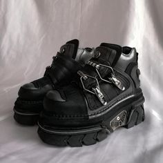 New Rock Shoes, Emo Shoes, Hours Drawing, New Rock Boots, Goth Shoes, Rock Boots, Dr Shoes, Funky Shoes, Chunky Shoes