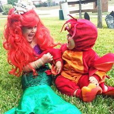 halloween costumes. kids. little mermaid. ariel. sebastian Ariel And Sebastian, Sebastian Costume, Ariel Halloween Costume, Homemade Costumes For Kids, Ariel Sebastian, Halloween Costumes For Big Kids, Sister Halloween Costumes, Sibling Halloween Costumes, Sister Costumes